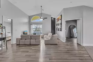 4379 Leicester Ct, West Palm Beach, FL 33409 - Photo 5