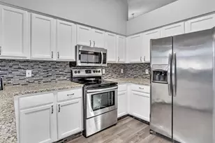 4379 Leicester Ct, West Palm Beach, FL 33409 - Photo 9