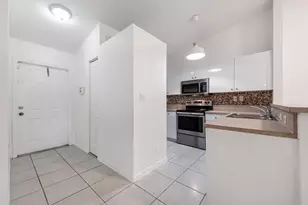 401 NE 1st Ct, Hallandale Beach, FL 33009 - Photo 5