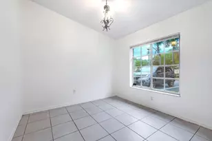 401 NE 1st Ct, Hallandale Beach, FL 33009 - Photo 11