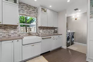 2740 NE 27th Ct, Fort Lauderdale, FL 33306 - Photo 13