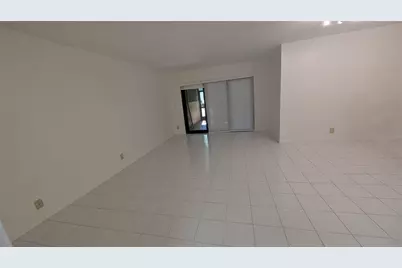 2372 NW 39th Avenue, Coconut Creek, FL 33066 - Photo 5