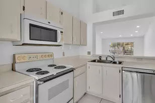 7663 Trent Dr, Tamarac, FL 33321 - Photo 9