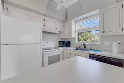 176 Westbury J #176, Deerfield Beach, FL 33442 - Photo 9