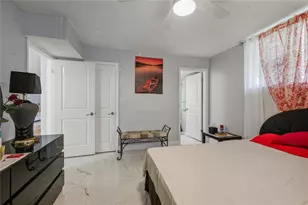 9611 N Hollybrook Lake Dr, Pembroke Pines, FL 33025 - Photo 13