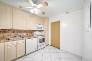 2601 S Course Dr, Pompano Beach, FL 33069 - Photo 33