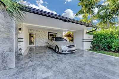 2116 NE 25th Street, Wilton Manors, FL 33305 - Photo 15