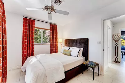 2116 NE 25th Street, Wilton Manors, FL 33305 - Photo 21