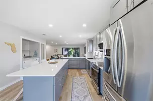 301 N Pine Island Rd, Plantation, FL 33324 - Photo 3