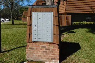 2545 Camelot Ct, Hollywood, FL 33026 - Photo 9