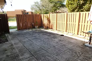 2545 Camelot Ct, Hollywood, FL 33026 - Photo 11