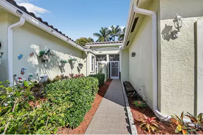10664 Royal Caribbean Circle #10664, Boynton Beach, FL 33437 - Photo 5
