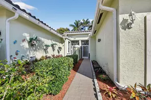 10664 Royal Caribbean Cir, Boynton Beach, FL 33437 - Photo 5