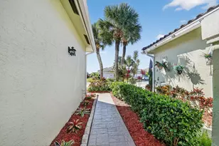 10664 Royal Caribbean Cir, Boynton Beach, FL 33437 - Photo 7