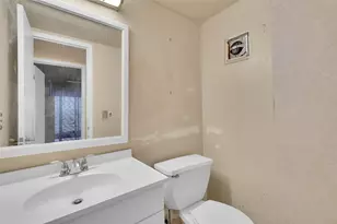 6301 N Falls Cir Dr, Lauderhill, FL 33319 - Photo 13