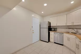 6301 N Falls Cir Dr, Lauderhill, FL 33319 - Photo 21