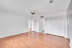 6301 N Falls Cir Dr, Lauderhill, FL 33319 - Photo 27