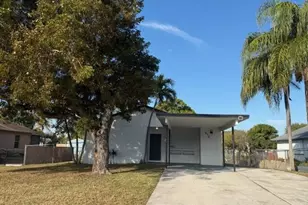 810 SW 5th Ave, Delray Beach, FL 33444 - Photo 1