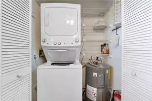 7210 Lake Cir Dr, Margate, FL 33063 - Photo 15