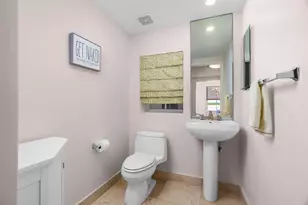 2051 SE 3rd St, Deerfield Beach, FL 33441 - Photo 27