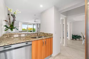 2051 SE 3rd St, Deerfield Beach, FL 33441 - Photo 3