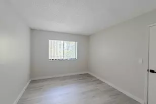 2228 N Cypress Bend Dr, Pompano Beach, FL 33069 - Photo 9