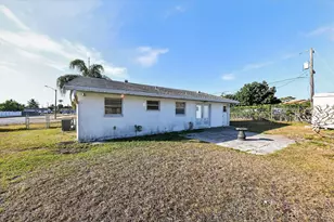 5669 S 35th Ct, Greenacres, FL 33463 - Photo 7