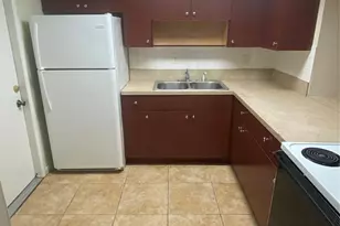 7931 SW 10th St, North Lauderdale, FL 33068 - Photo 9