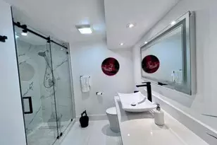 20191 E Country Club Dr, Aventura, FL 33180 - Photo 21