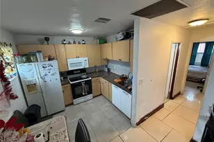 1028 NW 24th St, Miami, FL 33127 - Photo 15