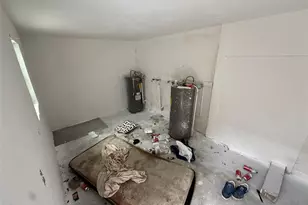 1028 NW 24th St, Miami, FL 33127 - Photo 21