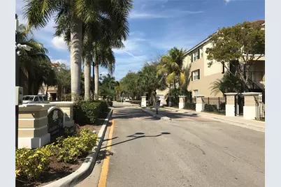 5800 W Sample Road #305, Coral Springs, FL 33067 - Photo 15