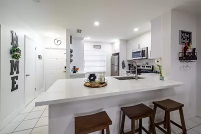 334 NW 103rd Terrace #334, Pembroke Pines, FL 33026 - Photo 5