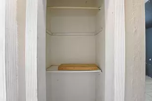 4925 E 9th Ct, Hialeah, FL 33013 - Photo 23