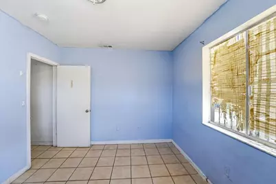 4925 E 9th Court, Hialeah, FL 33013 - Photo 15