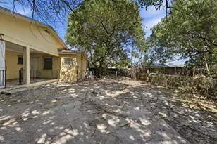 4925 E 9th Ct, Hialeah, FL 33013 - Photo 29