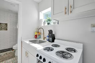 8047 NW 1st Pl, Miami, FL 33150 - Photo 9