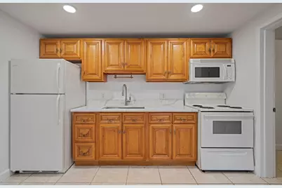 7110 Southgate Boulevard, Tamarac, FL 33321 - Photo 9