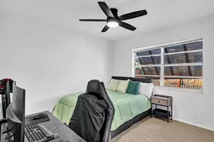 2551 N 40th Ave, Hollywood, FL 33021 - Photo 23