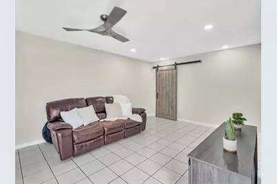 2551 N 40th Avenue #2551, Hollywood, FL 33021 - Photo 17