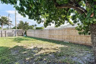 3300 NW 33rd Ct, Lauderdale Lakes, FL 33309 - Photo 21