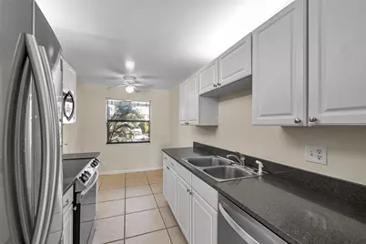 9866 Nob Hill Court #9866, Sunrise, FL 33351 - Photo 11