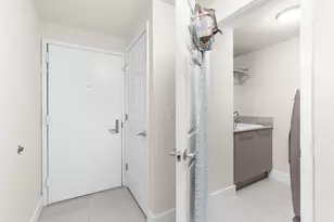 6051 N Ocean Dr, Hollywood, FL 33019 - Photo 63