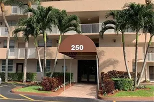 250 Jacaranda Dr, Plantation, FL 33324 - Photo 13