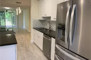 250 Jacaranda Dr, Plantation, FL 33324 - Photo 3