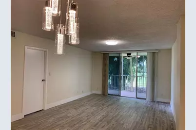 250 Jacaranda Drive #203, Plantation, FL 33324 - Photo 5