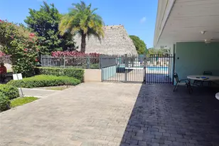 606 SW Natura Blvd, Deerfield Beach, FL 33441 - Photo 17