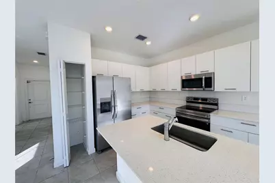 2437 NW 131st Circle #2437, Miami, FL 33167 - Photo 7