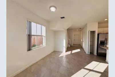 2437 NW 131st Circle #2437, Miami, FL 33167 - Photo 5