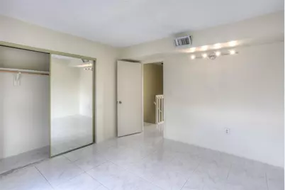 5808 W 26th Avenue #211, Hialeah, FL 33016 - Photo 11